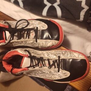 Nike Air Jordan Dub Zero PS Boys Pre-owned Blk/White/Red Sneakers - sz. 2Y